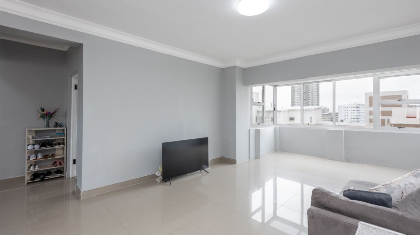 Upmarket Apartment in Sea Point, Cape Town Property Images