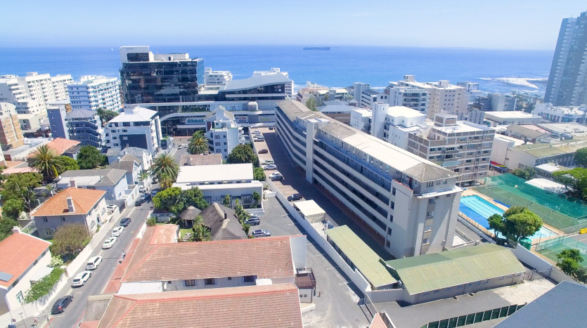 Upmarket Apartment in Sea Point, Cape Town Property Images