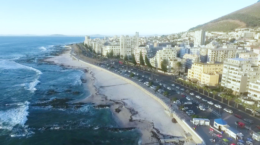 Upmarket Apartment in Sea Point, Cape Town Property Images