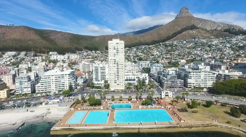 Upmarket Apartment in Sea Point, Cape Town Property Images