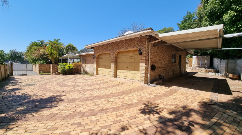 Stand-Alone Office Building and 3 Bedroom Home in Westville Property Images