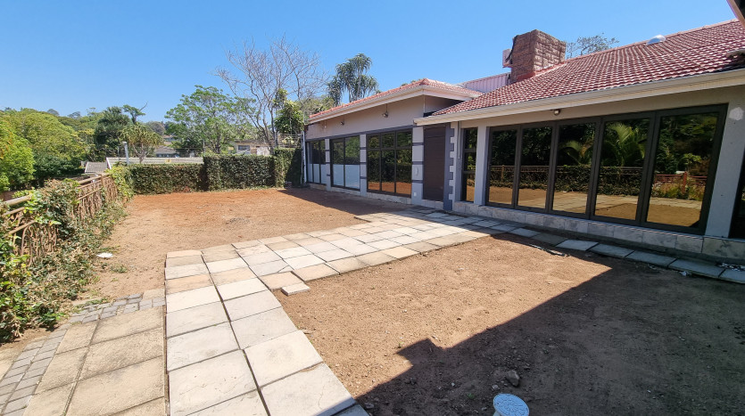 Stand-Alone Office Building and 3 Bedroom Home in Westville Property Images