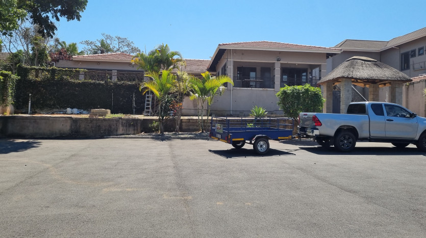 Stand-Alone Office Building and 3 Bedroom Home in Westville Property Images