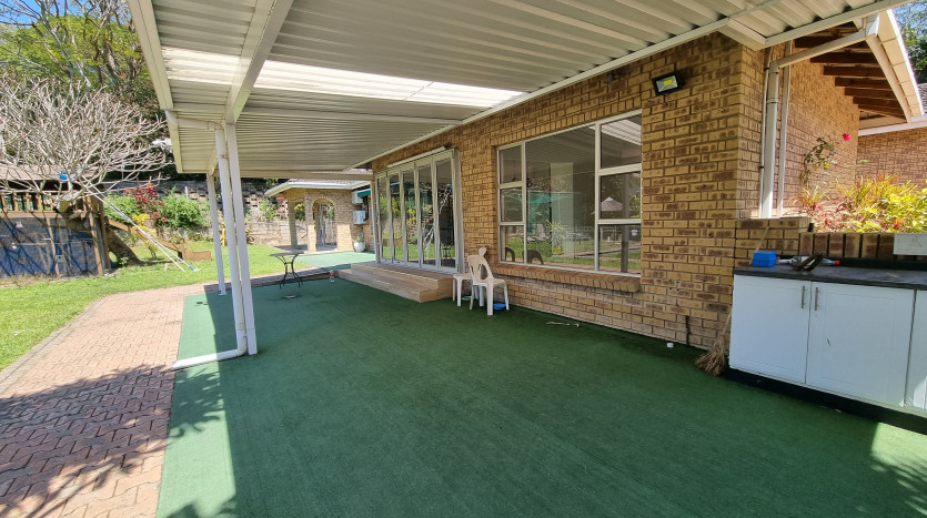 Stand-Alone Office Building and 3 Bedroom Home in Westville Property Images