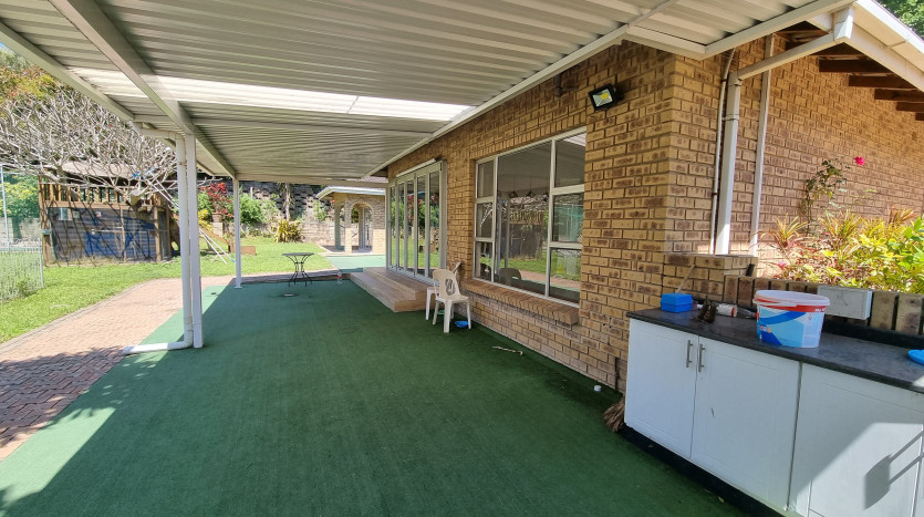 Stand-Alone Office Building and 3 Bedroom Home in Westville Property Images