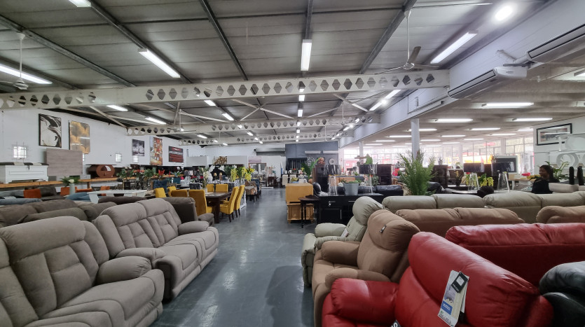 Prime Retail Property in Umgeni Business Park Property Images