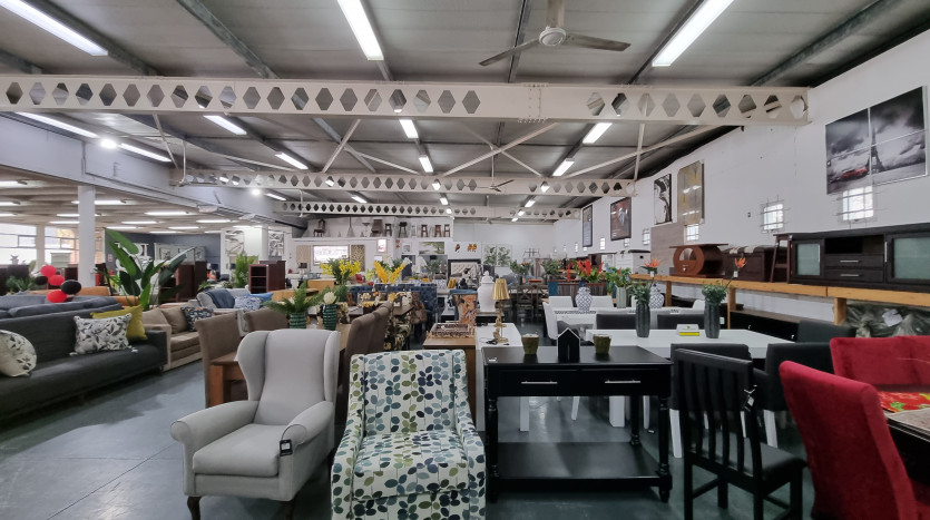 Prime Retail Property in Umgeni Business Park Property Images