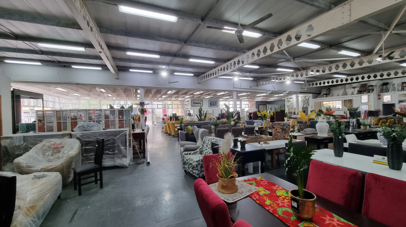 Prime Retail Property in Umgeni Business Park Property Images