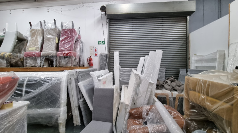 Prime Retail Property in Umgeni Business Park Property Images