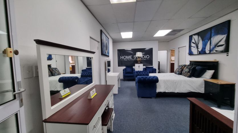 Prime Retail Property in Umgeni Business Park Property Images