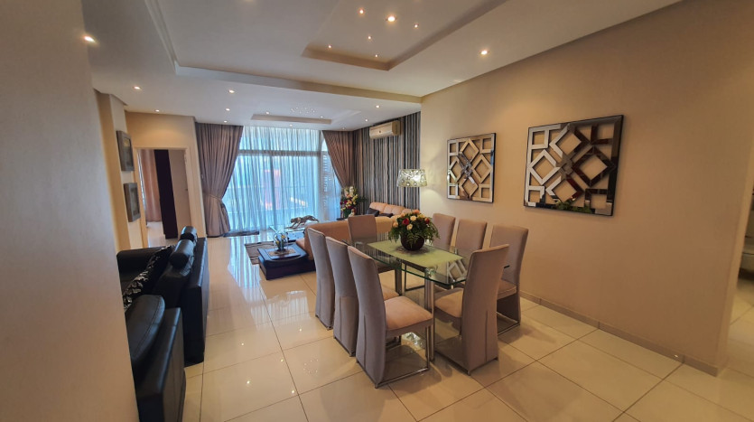 Exceptional executive apartment for sale in the heart of Gateway, Durban Property Images