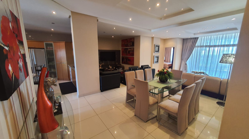 Exceptional executive apartment for sale in the heart of Gateway, Durban Property Images