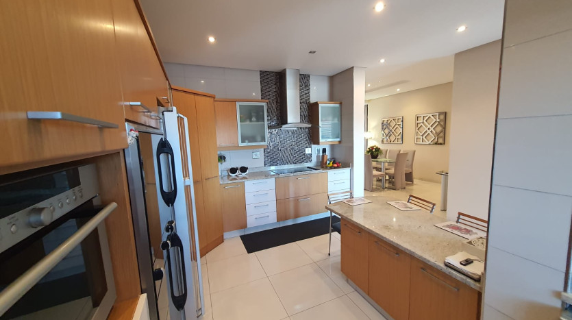 Exceptional executive apartment for sale in the heart of Gateway, Durban Property Images