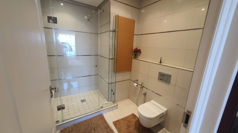 Exceptional executive apartment for sale in the heart of Gateway, Durban Property Images