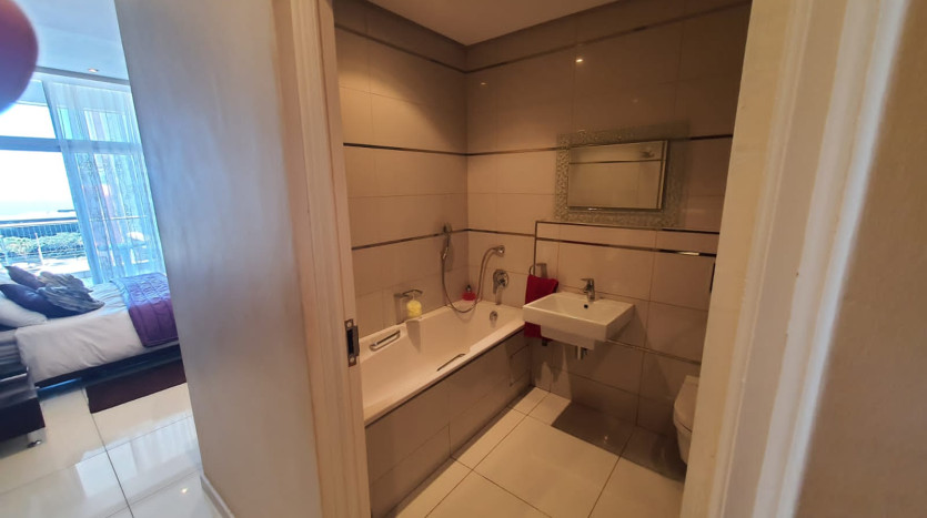 Exceptional executive apartment for sale in the heart of Gateway, Durban Property Images