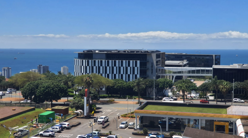 Exceptional executive apartment for sale in the heart of Gateway, Durban Property Images