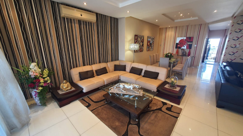 Exceptional executive apartment for sale in the heart of Gateway, Durban Property Images