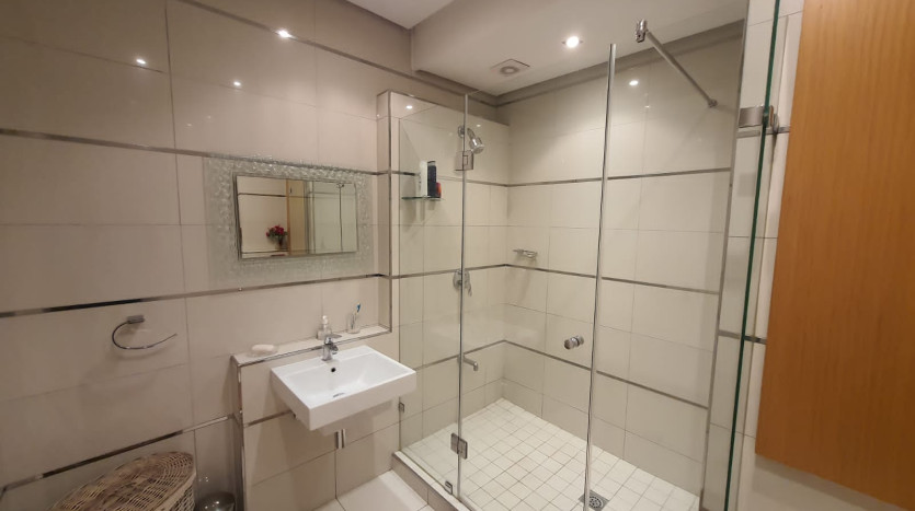 Exceptional executive apartment for sale in the heart of Gateway, Durban Property Images
