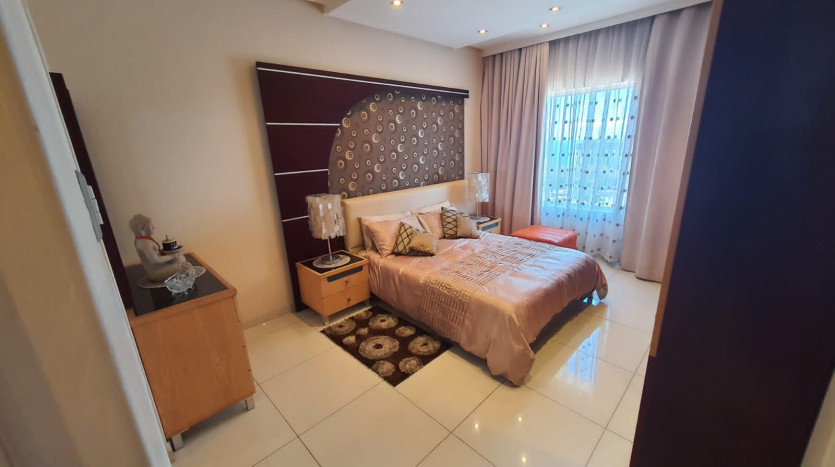 Exceptional executive apartment for sale in the heart of Gateway, Durban Property Images