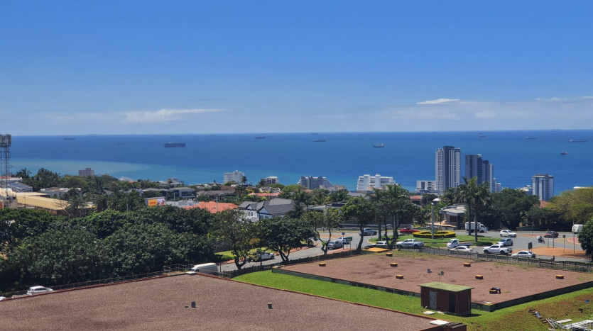 Exceptional executive apartment for sale in the heart of Gateway, Durban Property Images
