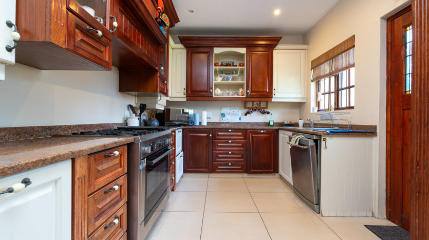 Beautiful Home in Durban North Property Images