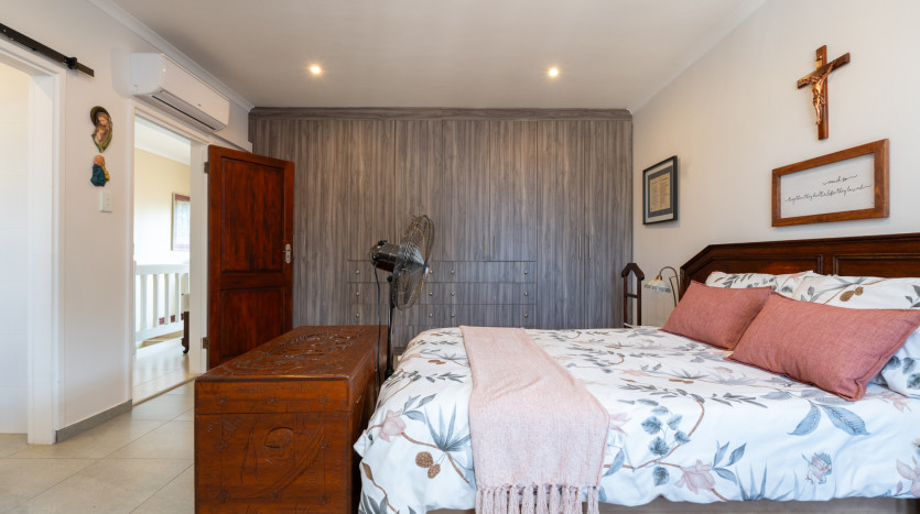 Beautiful Home in Durban North Property Images