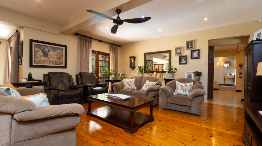 Beautiful Home in Durban North Property Images