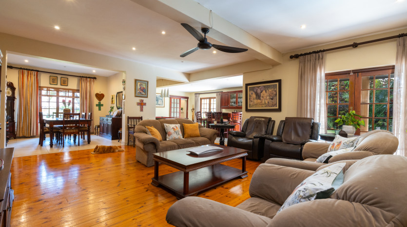 Beautiful Home in Durban North Property Images