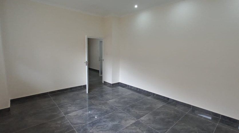 Newly Renovated Durban Beachfront Apartment Property Images