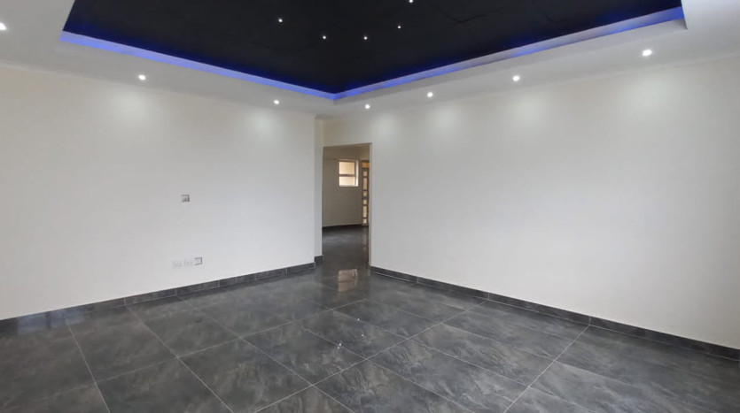 Newly Renovated Durban Beachfront Apartment Property Images