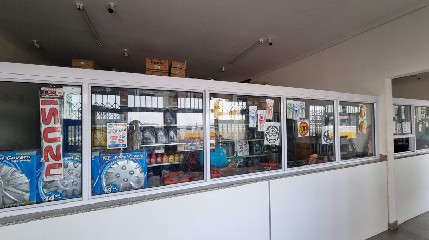 Retail Owned & Operated High Volume Service Station Property Images