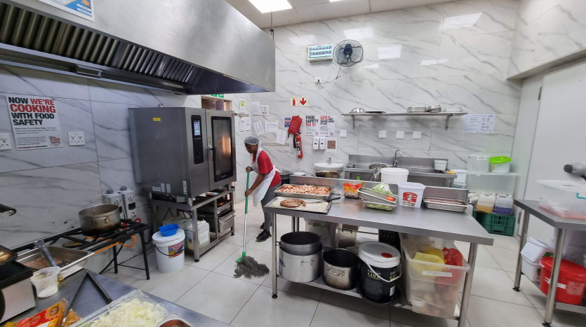 Retail Owned & Operated High Volume Service Station Property Images