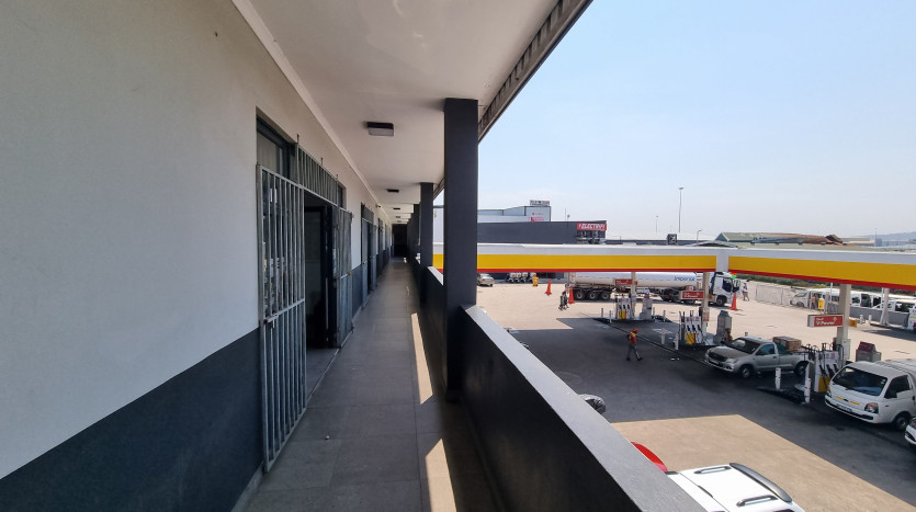 Retail Owned & Operated High Volume Service Station Property Images