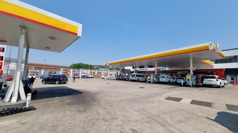 Retail Owned & Operated High Volume Service Station Property Images