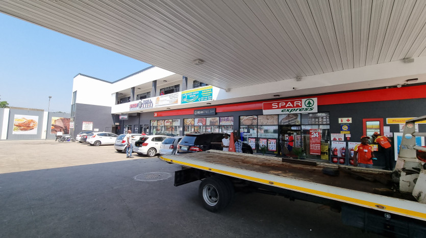 Retail Owned & Operated High Volume Service Station Property Images