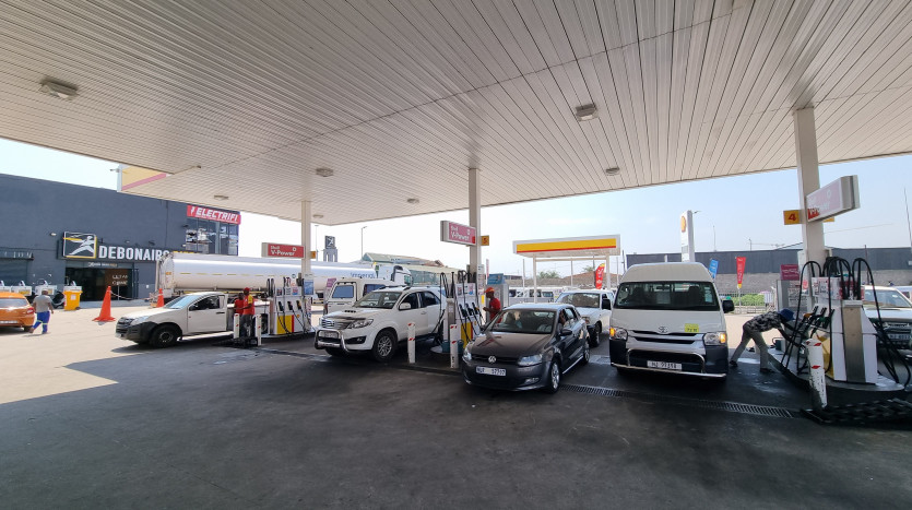Retail Owned & Operated High Volume Service Station Property Images