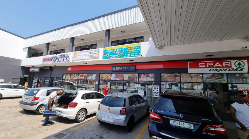 Retail Owned & Operated High Volume Service Station Property Images