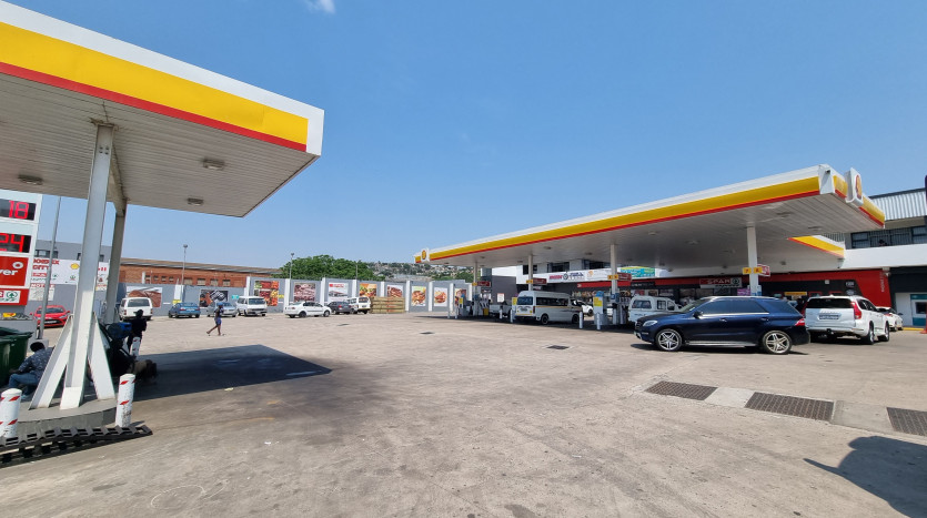 Retail Owned & Operated High Volume Service Station Property Images
