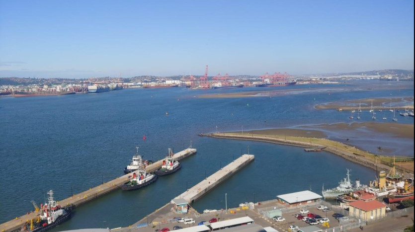 Spectacular Views Of Durban Harbour From This Apartment On The 26th Floor Property Images
