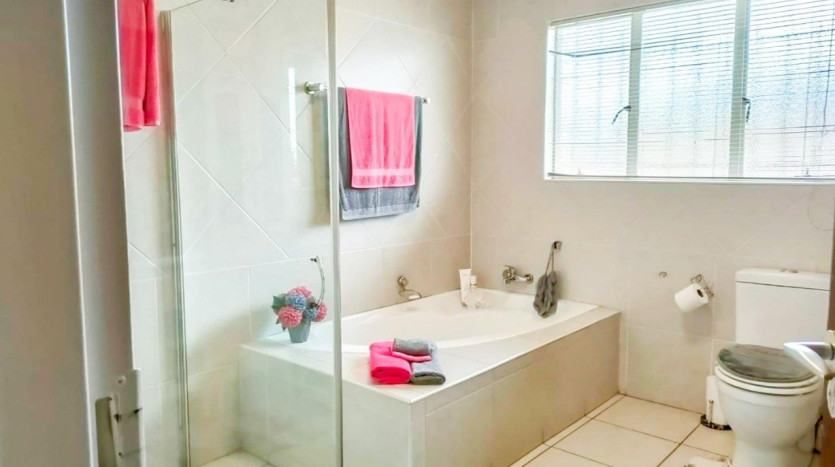 Space Galore In This Family Home In Beyers Park, Boksburg Property Images