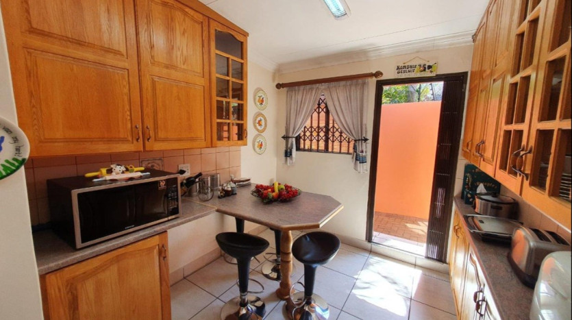 Two Homes in Bendor Park Property Images