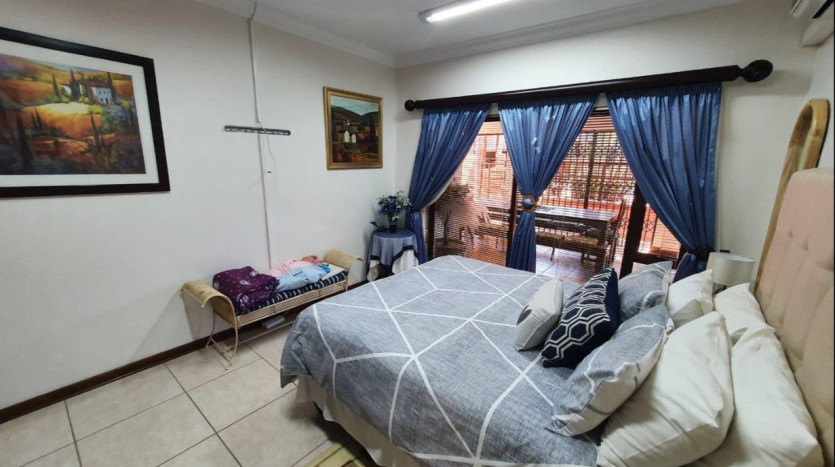 Two Homes in Bendor Park Property Images