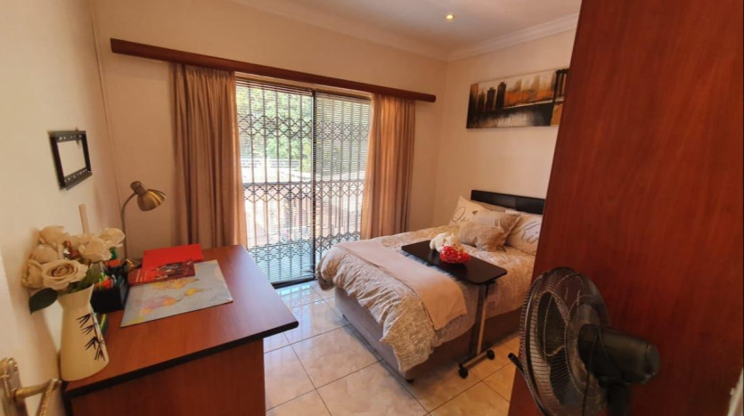 Two Homes in Bendor Park Property Images