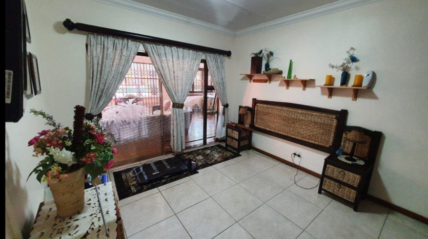 Two Homes in Bendor Park Property Images