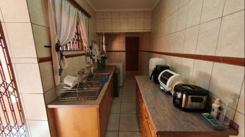 Two Homes in Bendor Park Property Images