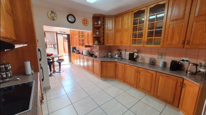 Two Homes in Bendor Park Property Images