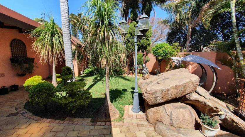 Two Homes in Bendor Park Property Images
