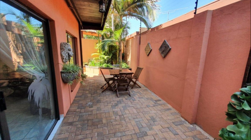 Two Homes in Bendor Park Property Images