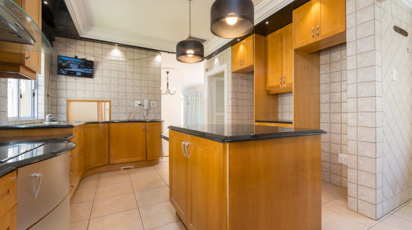 Experience the Umhlanga lifestyle with this modern, executive home in Umhlanga Ridge. Property Images