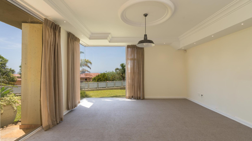 Experience the Umhlanga lifestyle with this modern, executive home in Umhlanga Ridge. Property Images